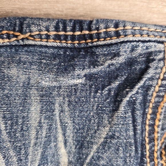 Ariya Jeans Denim Shorts Size 7/8 Distressed Cuffed Y2k Style - Picture 13 of 14